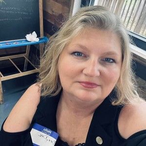 Meet your Posher, Stellla